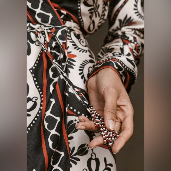 Farm Rio Passion Scarf Wrap kimono black and ivory size L NWT - Picture 6 of 8